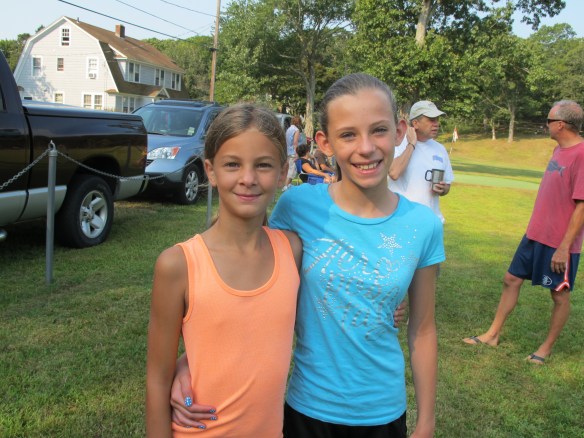 Best friends Carolyn and Bella